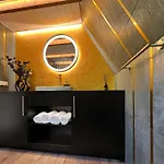 Roo Chalet