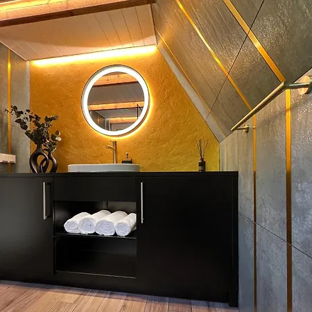 Roo Chalet